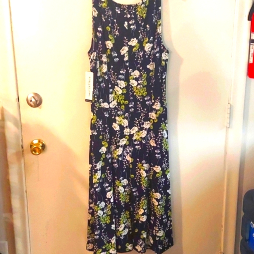 Perceptions New York brand. NWT Black floral print dress. Comes with belt🌷🌻 - Picture 7 of 9